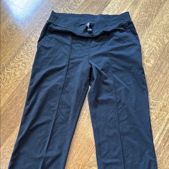 Vuori Black Womens Pants Size Small - Picture 4 of 4